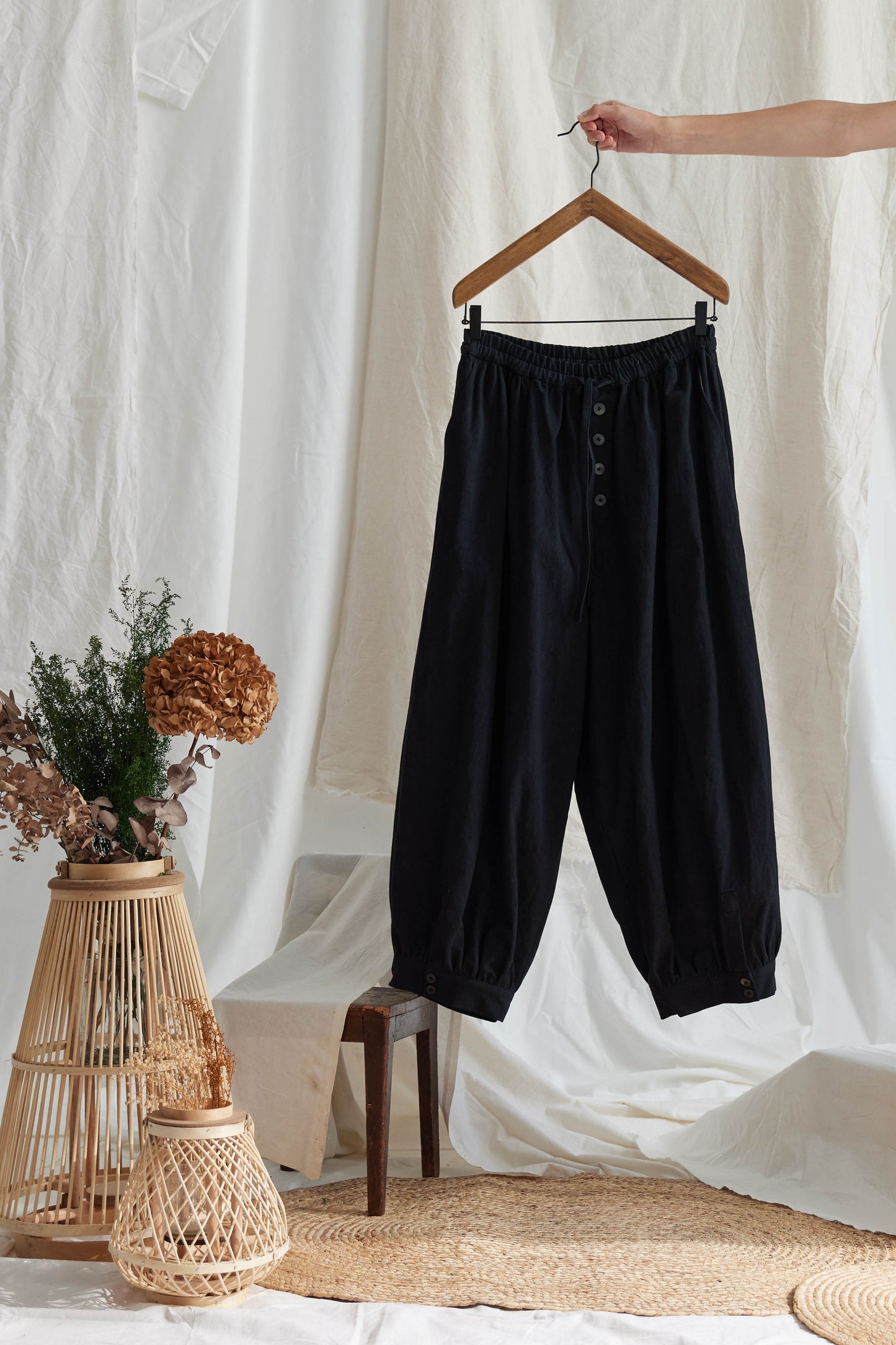 "Garten" Embroidery Balloon Pants