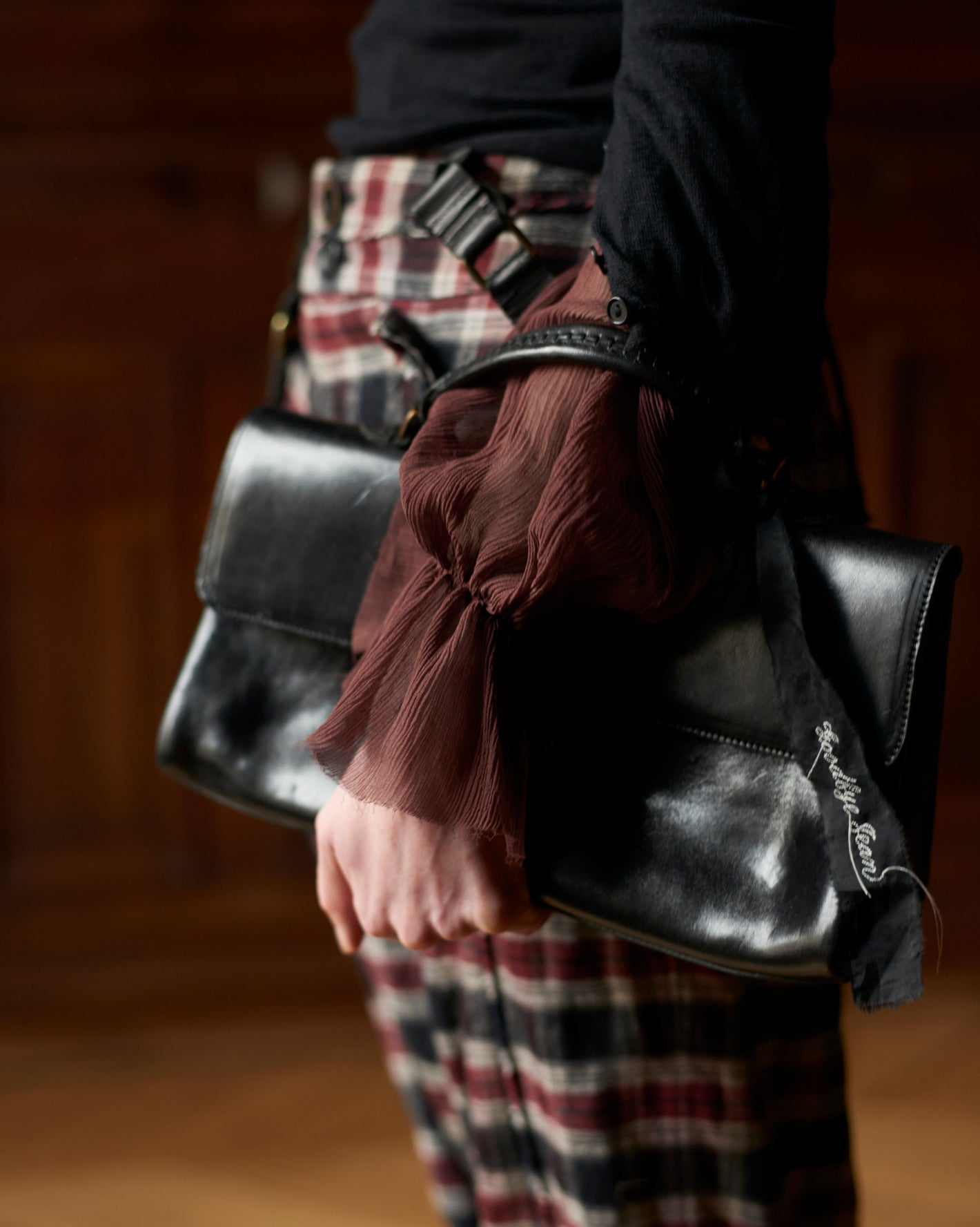 ATA-FW20-240219-35336 black leather top handle clutch bag
