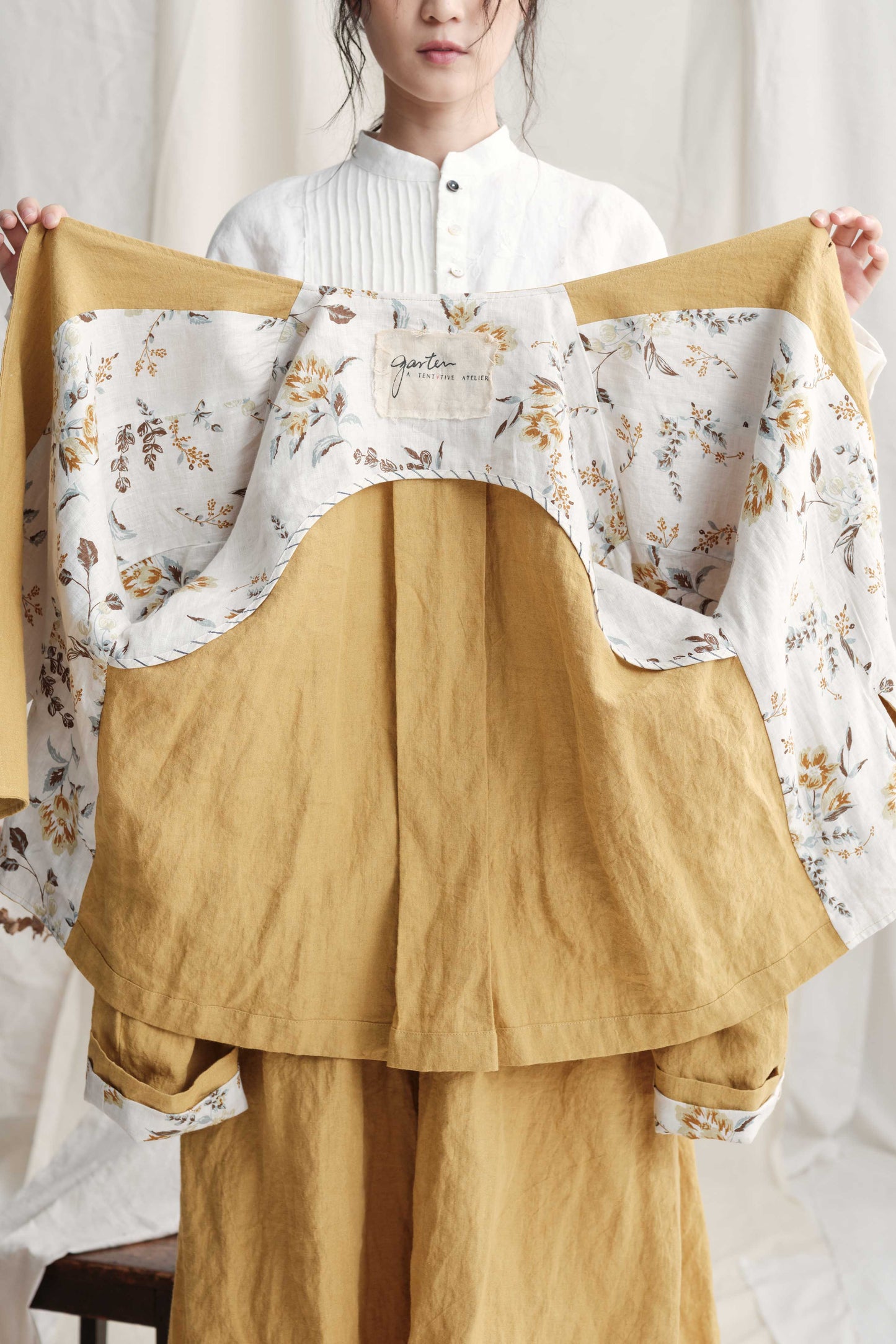 7-Button V-Neck Floral Jacket