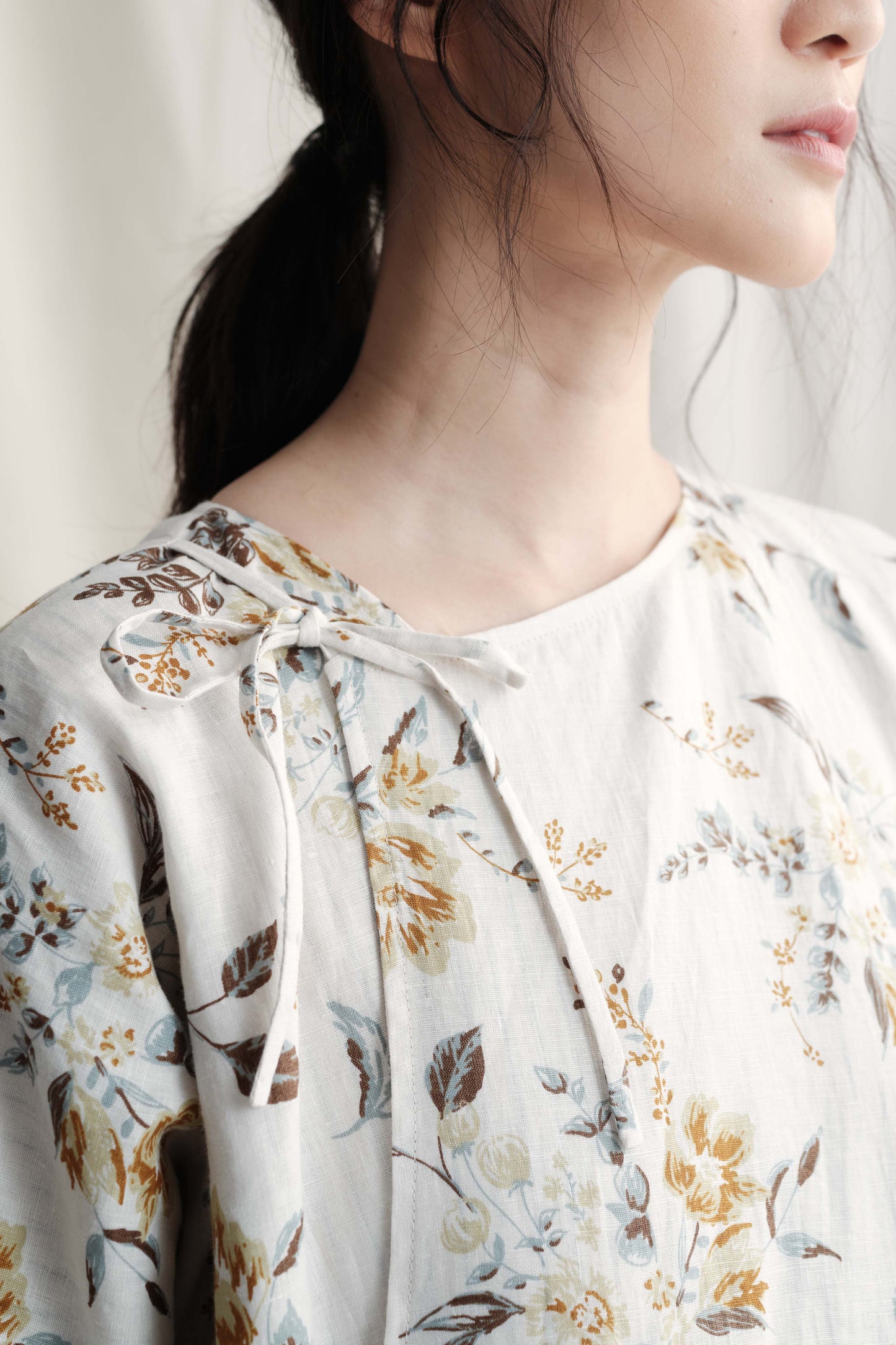 Overlap Gathers Floral Dress